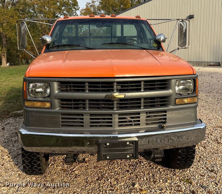 image for item EJ7749 1995 Chevrolet K3500 flatbed pickup truck