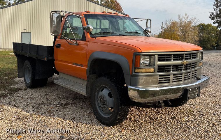 image for item EJ7749 1995 Chevrolet K3500 flatbed pickup truck