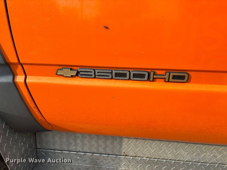 image for item EJ7749 1995 Chevrolet K3500 flatbed pickup truck