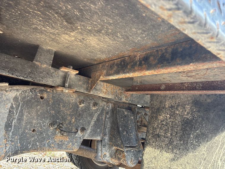 image for item EJ7749 1995 Chevrolet K3500 flatbed pickup truck