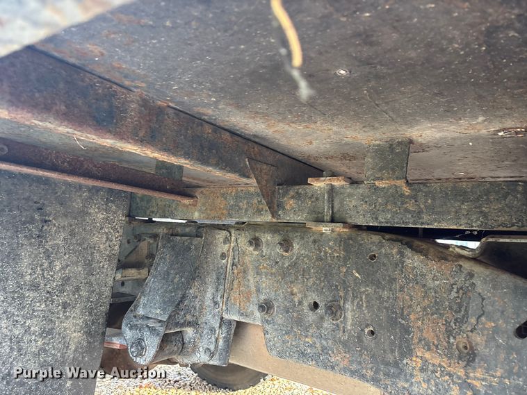 image for item EJ7749 1995 Chevrolet K3500 flatbed pickup truck