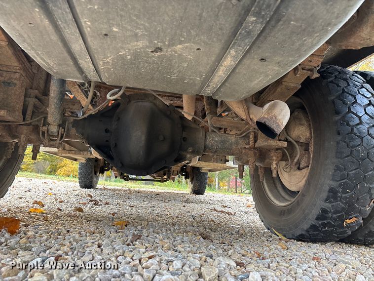 image for item EJ7749 1995 Chevrolet K3500 flatbed pickup truck