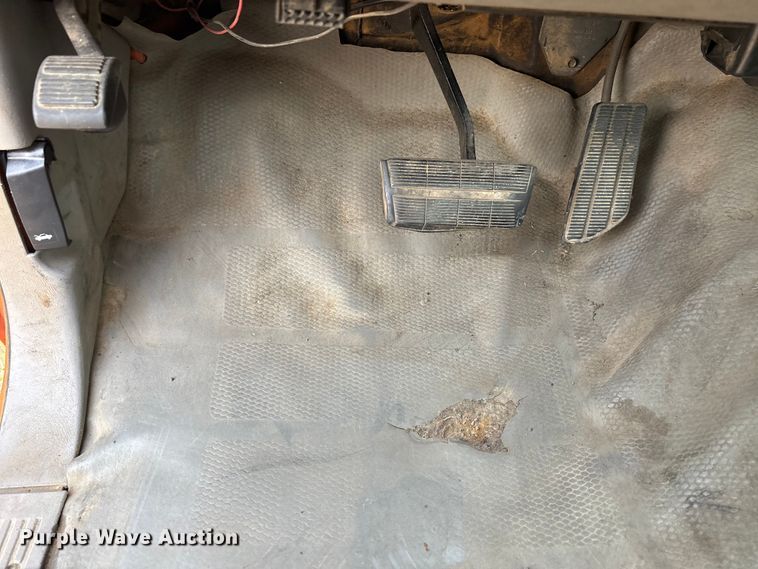 image for item EJ7749 1995 Chevrolet K3500 flatbed pickup truck