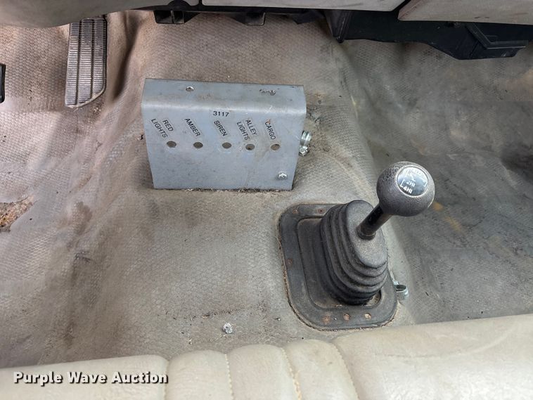 image for item EJ7749 1995 Chevrolet K3500 flatbed pickup truck