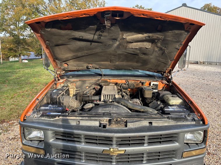 image for item EJ7749 1995 Chevrolet K3500 flatbed pickup truck