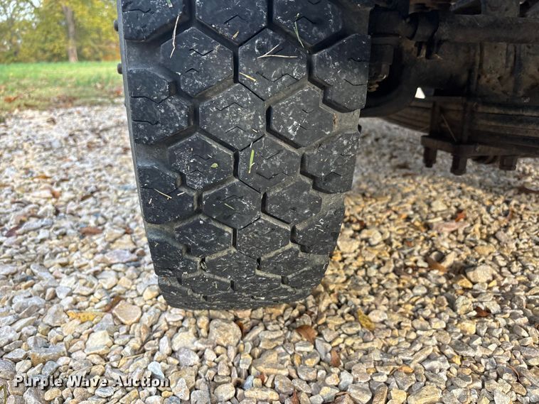 image for item EJ7749 1995 Chevrolet K3500 flatbed pickup truck