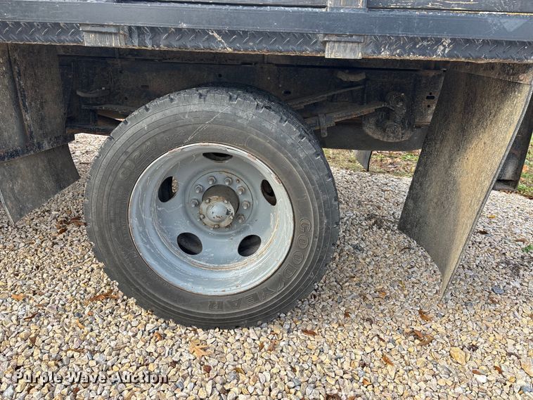 image for item EJ7749 1995 Chevrolet K3500 flatbed pickup truck