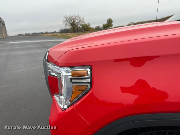 image for item EL0073 2021 GMC Sierra 1500 Crew Cab pickup truck