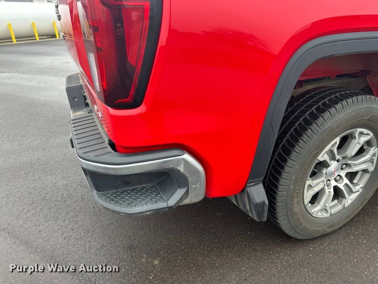 image for item EL0073 2021 GMC Sierra 1500 Crew Cab pickup truck