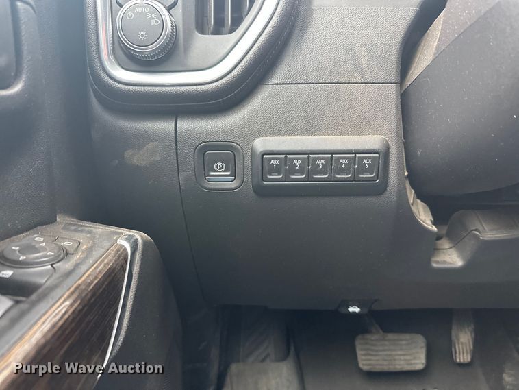 image for item EL0073 2021 GMC Sierra 1500 Crew Cab pickup truck