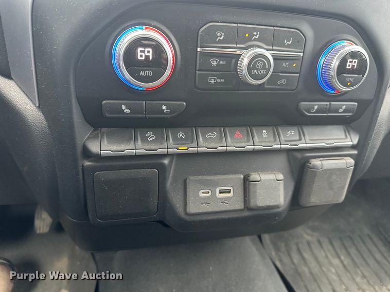 image for item EL0073 2021 GMC Sierra 1500 Crew Cab pickup truck