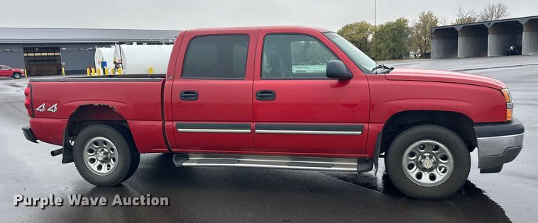 image for item EL0074 2005 Chevrolet Silverado 1500 Crew Cab pickup truck