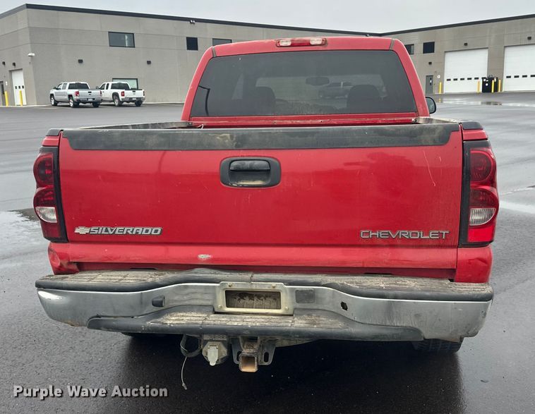 image for item EL0074 2005 Chevrolet Silverado 1500 Crew Cab pickup truck