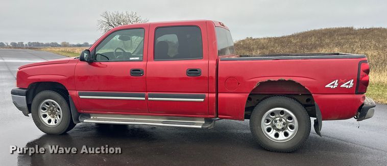 image for item EL0074 2005 Chevrolet Silverado 1500 Crew Cab pickup truck