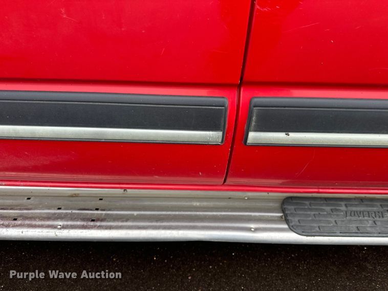 image for item EL0074 2005 Chevrolet Silverado 1500 Crew Cab pickup truck