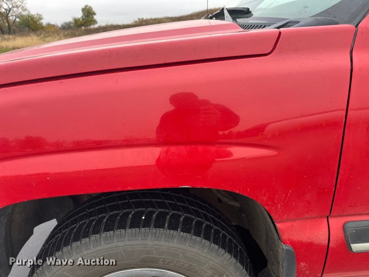 image for item EL0074 2005 Chevrolet Silverado 1500 Crew Cab pickup truck