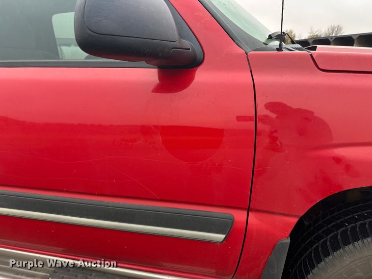 image for item EL0074 2005 Chevrolet Silverado 1500 Crew Cab pickup truck