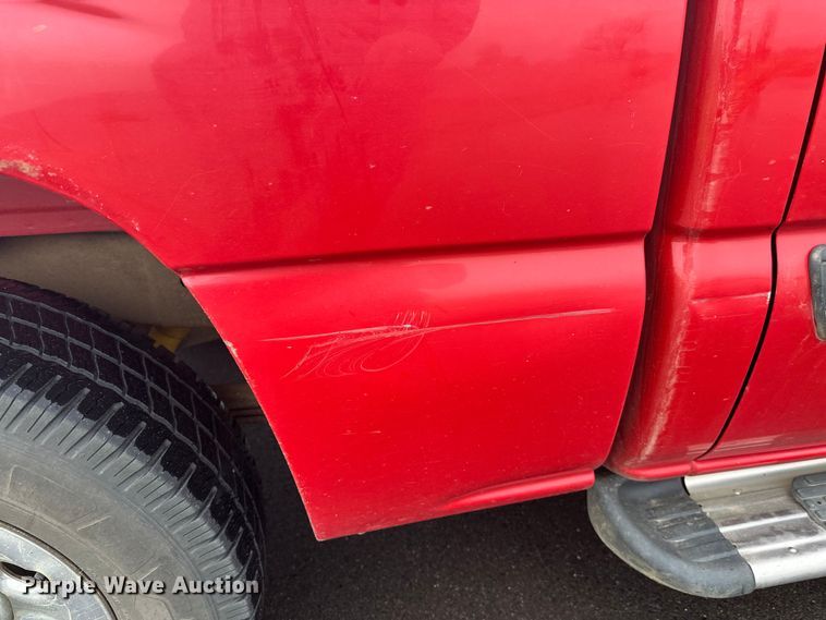 image for item EL0074 2005 Chevrolet Silverado 1500 Crew Cab pickup truck