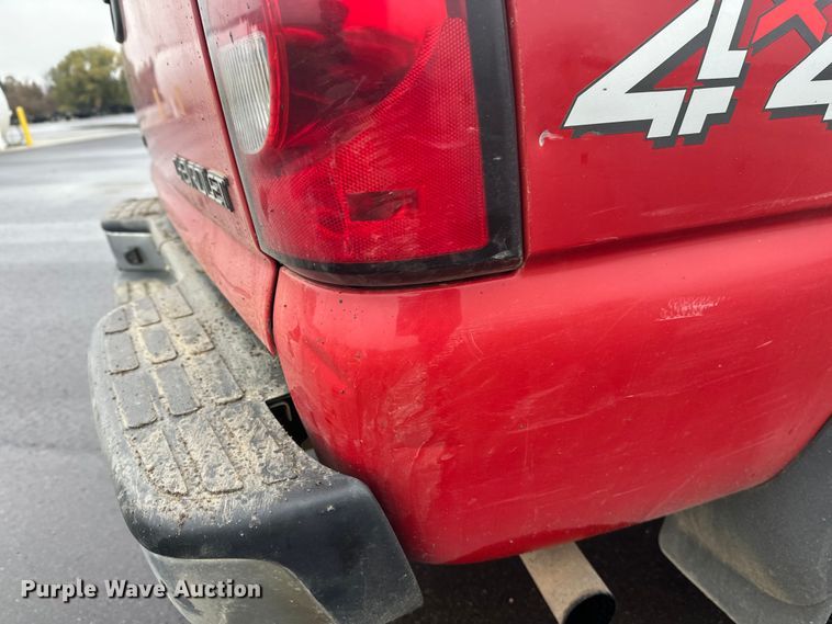 image for item EL0074 2005 Chevrolet Silverado 1500 Crew Cab pickup truck