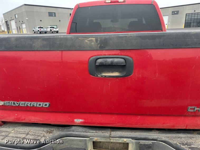 image for item EL0074 2005 Chevrolet Silverado 1500 Crew Cab pickup truck