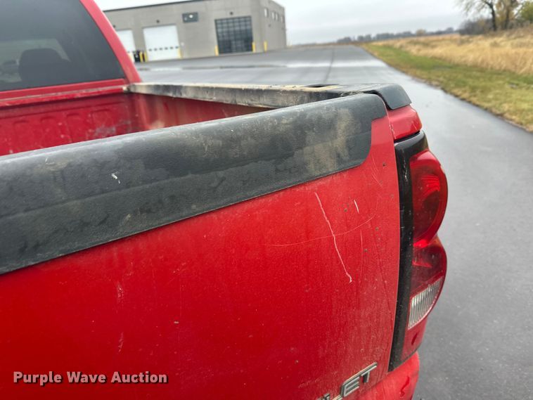 image for item EL0074 2005 Chevrolet Silverado 1500 Crew Cab pickup truck