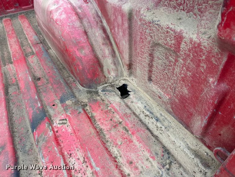 image for item EL0074 2005 Chevrolet Silverado 1500 Crew Cab pickup truck