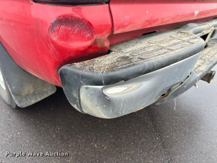 image for item EL0074 2005 Chevrolet Silverado 1500 Crew Cab pickup truck