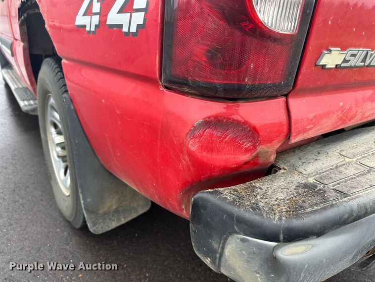 image for item EL0074 2005 Chevrolet Silverado 1500 Crew Cab pickup truck