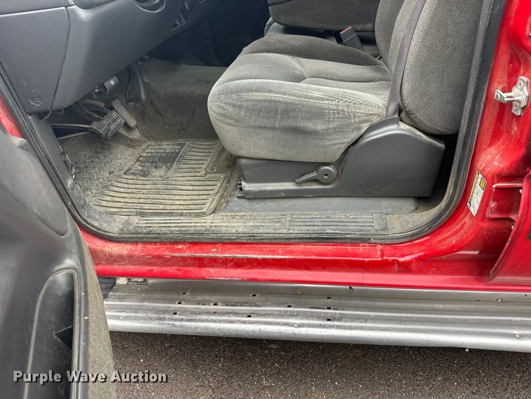 image for item EL0074 2005 Chevrolet Silverado 1500 Crew Cab pickup truck