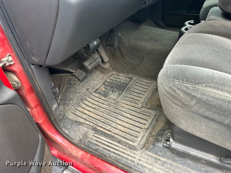 image for item EL0074 2005 Chevrolet Silverado 1500 Crew Cab pickup truck