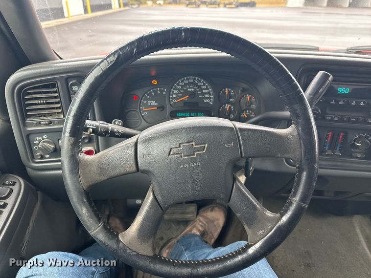 image for item EL0074 2005 Chevrolet Silverado 1500 Crew Cab pickup truck