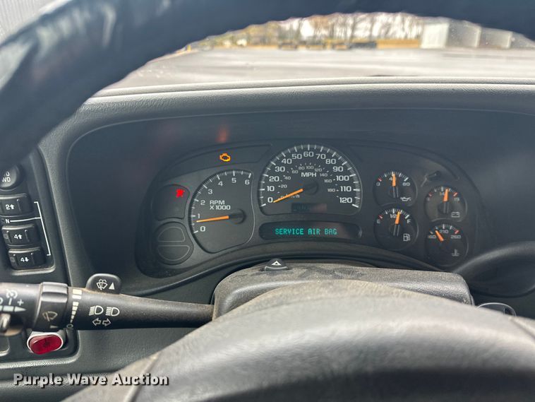 image for item EL0074 2005 Chevrolet Silverado 1500 Crew Cab pickup truck