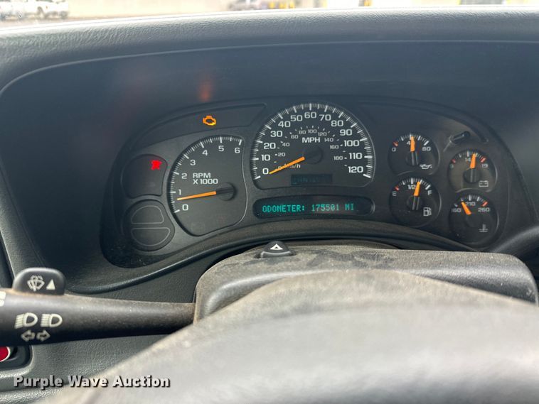 image for item EL0074 2005 Chevrolet Silverado 1500 Crew Cab pickup truck