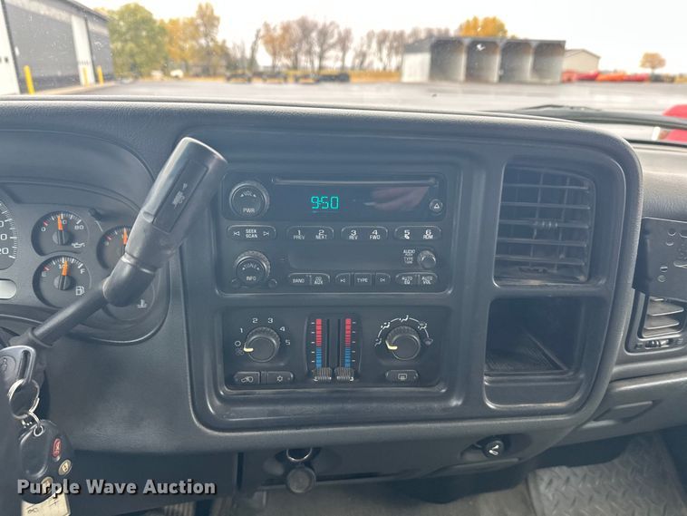 image for item EL0074 2005 Chevrolet Silverado 1500 Crew Cab pickup truck