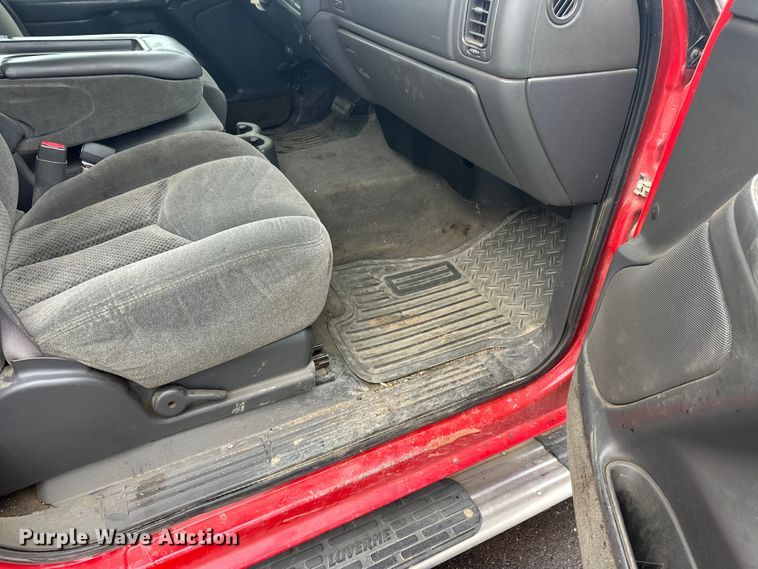 image for item EL0074 2005 Chevrolet Silverado 1500 Crew Cab pickup truck