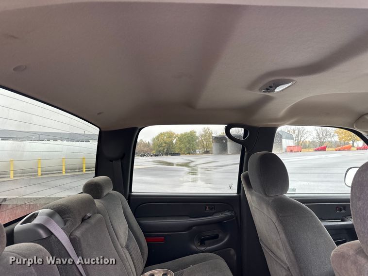 image for item EL0074 2005 Chevrolet Silverado 1500 Crew Cab pickup truck