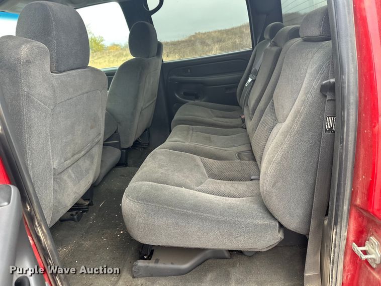 image for item EL0074 2005 Chevrolet Silverado 1500 Crew Cab pickup truck