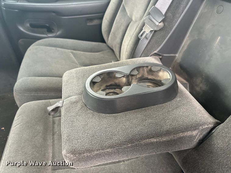 image for item EL0074 2005 Chevrolet Silverado 1500 Crew Cab pickup truck