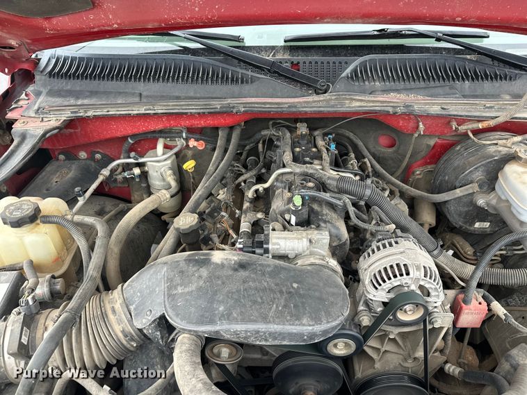 image for item EL0074 2005 Chevrolet Silverado 1500 Crew Cab pickup truck