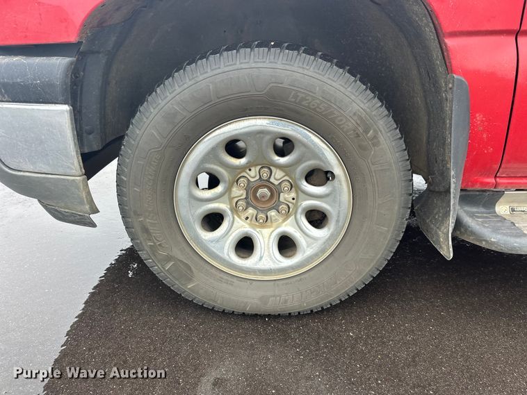 image for item EL0074 2005 Chevrolet Silverado 1500 Crew Cab pickup truck