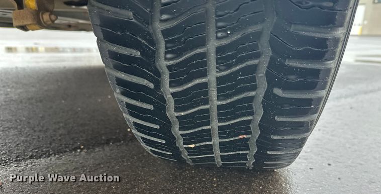 image for item EL0074 2005 Chevrolet Silverado 1500 Crew Cab pickup truck