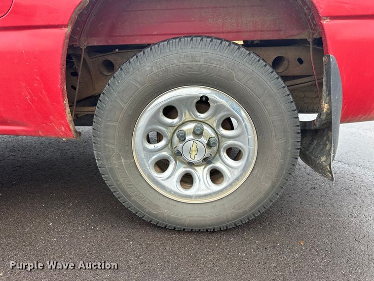 image for item EL0074 2005 Chevrolet Silverado 1500 Crew Cab pickup truck