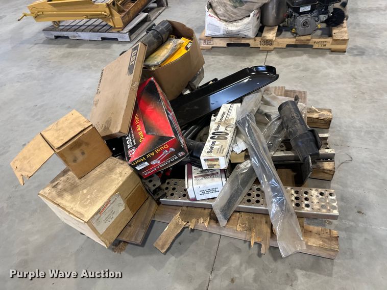 image for item EL0075 Truck parts