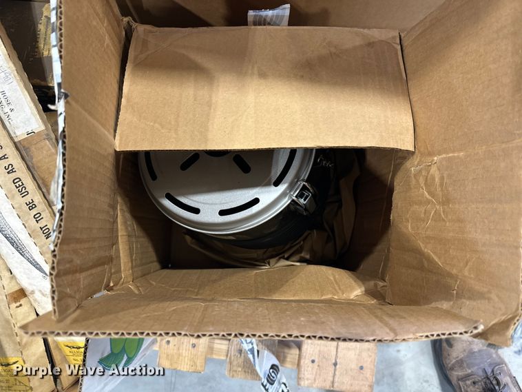 image for item EL0075 Truck parts