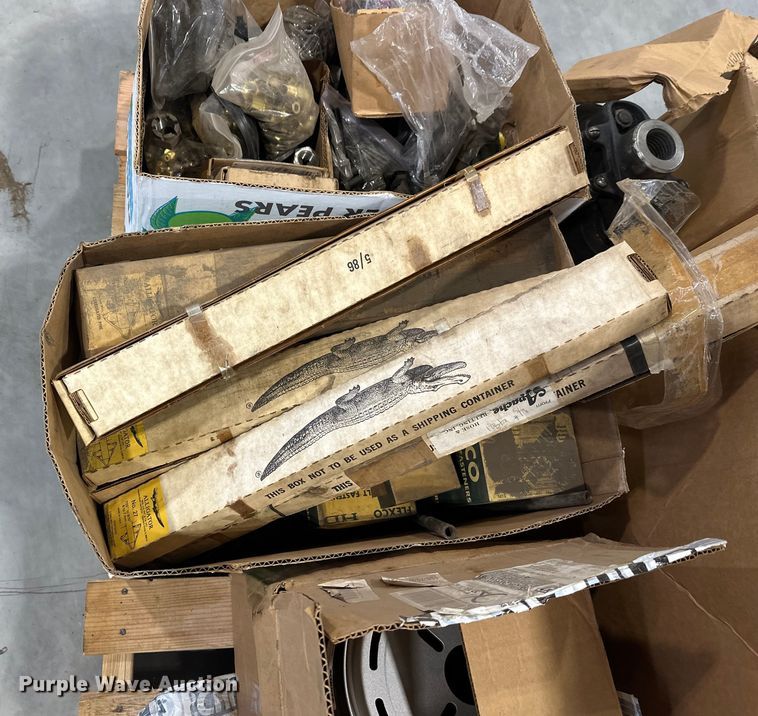 image for item EL0075 Truck parts