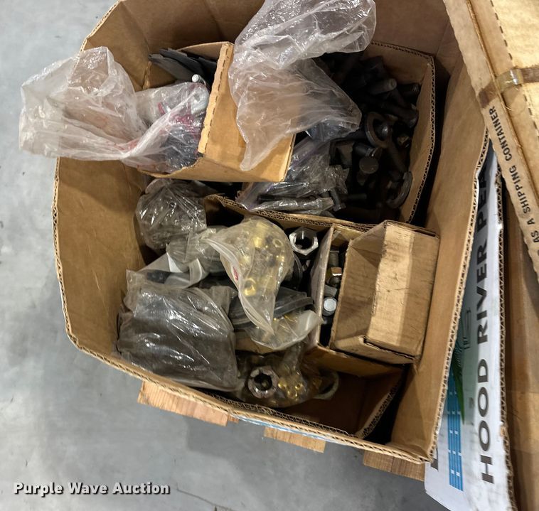 image for item EL0075 Truck parts