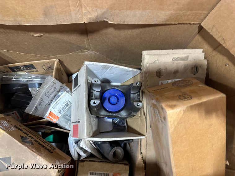 image for item EL0075 Truck parts