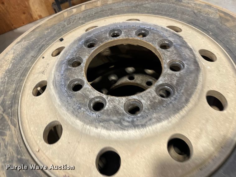 image for item EL0076 (10) tires and wheels