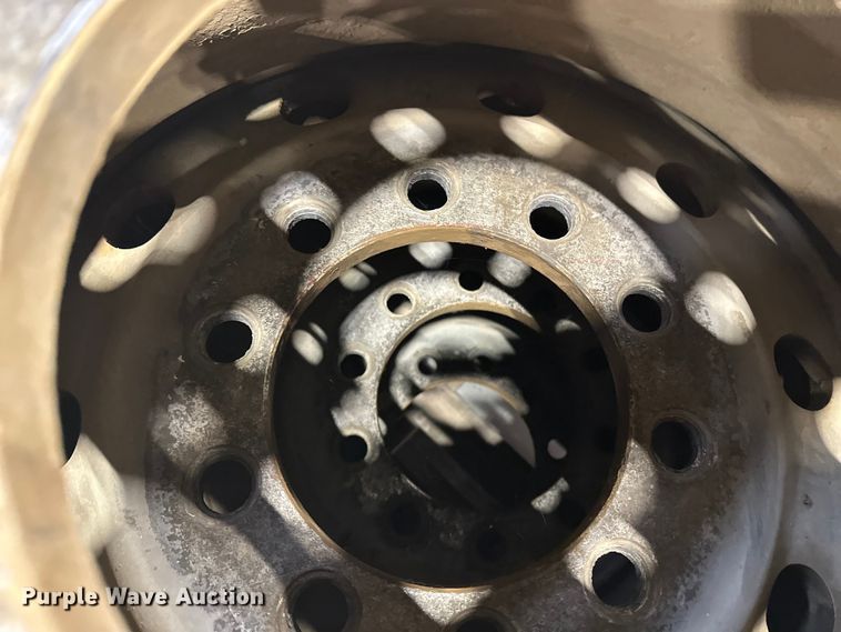 image for item EL0076 (10) tires and wheels