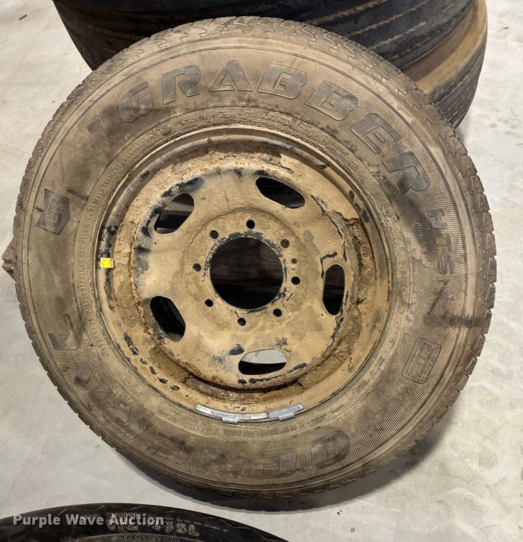 image for item EL0076 (10) tires and wheels